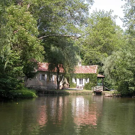 Havre De Paix Ancien Moulin Au Bord De La Dronne Hébergement de vacances *