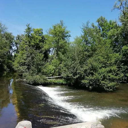 Havre De Paix Ancien Moulin Au Bord De La Dronne 펜션